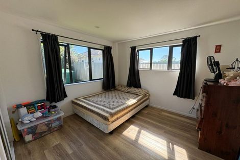 Photo of property in 20 Tamariki Avenue, Kelston, Auckland, 0602