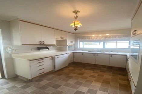 Photo of property in 30 Oxford Street, Tawa, Wellington, 5028