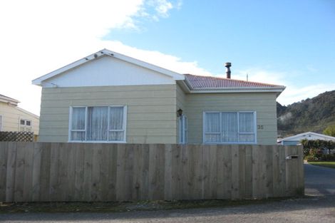 Photo of property in 35 Nelson Quay, Cobden, Greymouth, 7802