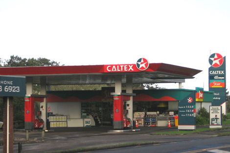 Photo of property in 178-220 Triangle Road, Massey, Auckland, 0614