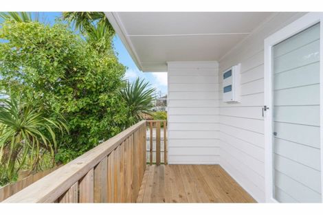 Photo of property in 6 Sheehan Road, Te Atatu South, Auckland, 0610