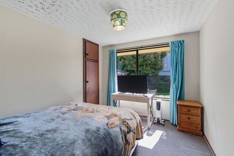 Photo of property in 12 Harkness Place, Avonhead, Christchurch, 8042