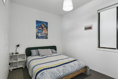 Photo of property in Endeavour Apartments, 18/125 Thorndon Quay, Pipitea, Wellington, 6011