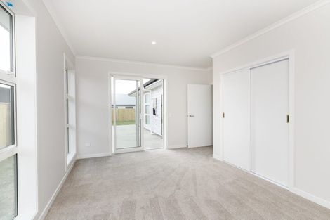 Photo of property in 61 Atlantic Drive, Fitzherbert, Palmerston North, 4410