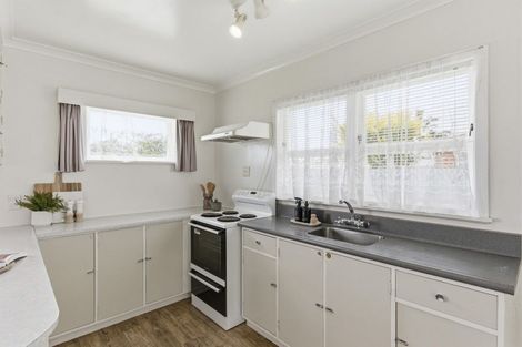 Photo of property in 3 Selwyn Street, Levin, 5510