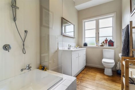 Photo of property in 2/1 Diomede Street, Bayswater, Auckland, 0622