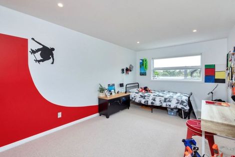 Photo of property in 9 Cloverly Crescent, Campbells Bay, Auckland, 0630