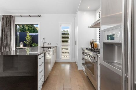 Photo of property in 5 Merivale Lane, Merivale, Christchurch, 8014