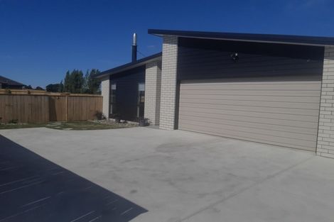 Photo of property in 42 Feist Street, Carterton, 5713