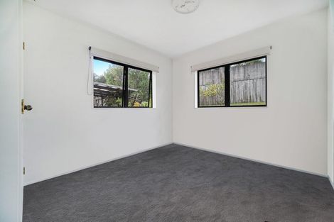 Photo of property in 12 Ginders Drive, Massey, Auckland, 0614