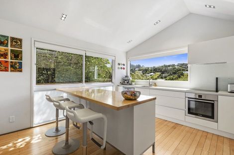 Photo of property in 69 Creswick Terrace, Northland, Wellington, 6012