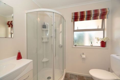 Photo of property in 2 Sydney Crescent, Raumati South, Paraparaumu, 5032