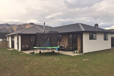Photo of property in 4 Pennycook Place, Lake Hawea, Wanaka, 9382