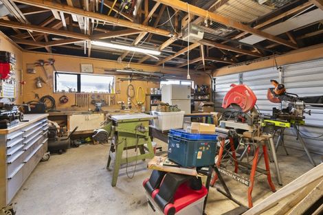 Photo of property in 8 Sunshine Place, Kelvin Grove, Palmerston North, 4414