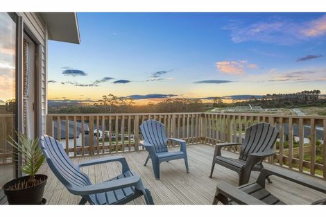 Photo of property in 33 Takurua Terrace, Orewa, 0931