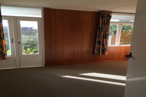 Photo of property in 54 Awaroa Road, Sunnyvale, Auckland, 0612