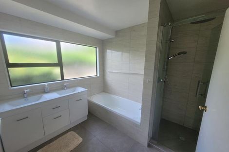 Photo of property in 52 Paynters Avenue, Strandon, New Plymouth, 4312