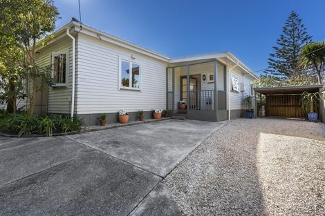 Photo of property in 228 Beach Haven Road, Beach Haven, Auckland, 0626