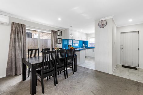 Photo of property in 16 Dolbel Place, Mangere East, Auckland, 2024