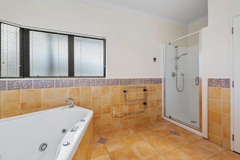 Photo of property in 31 Hoyte Place, Pukehangi, Rotorua, 3015