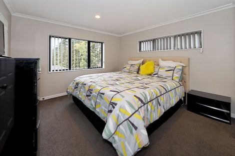 Photo of property in 14 Bradnor Meadows Drive, Swanson, Auckland, 0612