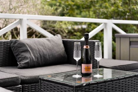 Photo of property in 80b Aviemore Drive, Highland Park, Auckland, 2010