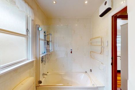 Photo of property in 41 Kenmore Street, Newlands, Wellington, 6037