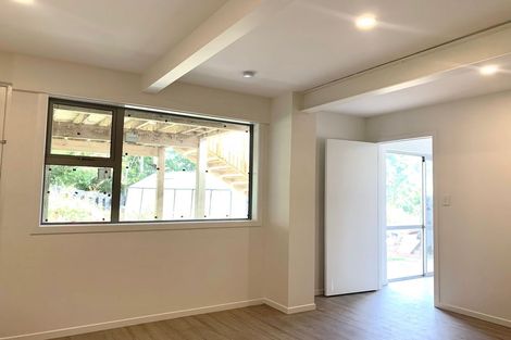 Photo of property in 4 Easter Parade, Glen Eden, Auckland, 0602