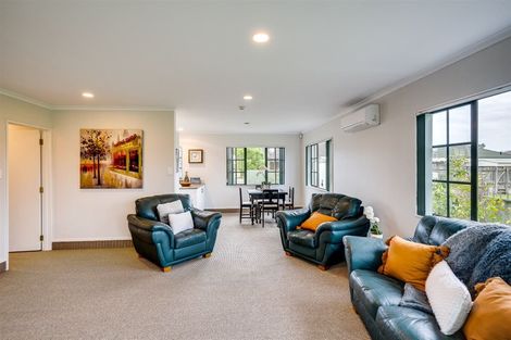 Photo of property in 1/2 Spriggs Crescent, Greenmeadows, Napier, 4112