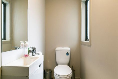 Photo of property in 10 Brindle Way, Newlands, Wellington, 6037