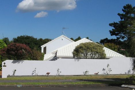 Photo of property in 44 Lagoon Way, West Harbour, Auckland, 0618