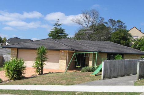 Photo of property in 14 Greenleaf Way, Northcross, Auckland, 0630
