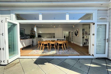 Photo of property in 22 Plunket Street, Kelburn, Wellington, 6012