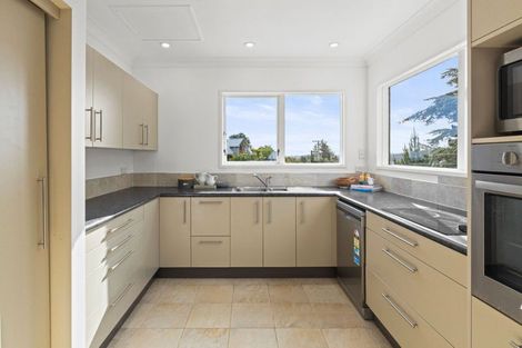 Photo of property in 20 Shakespeare Road, Bastia Hill, Whanganui, 4500