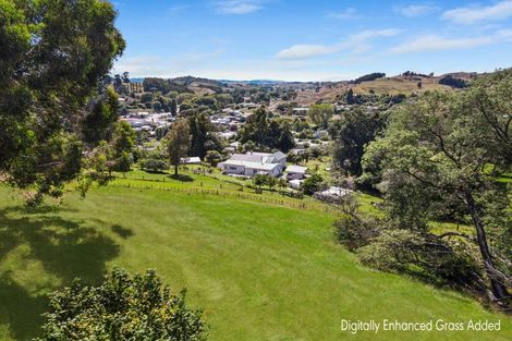 Photo of property in 9 Feltham Street, Hunterville, 4730