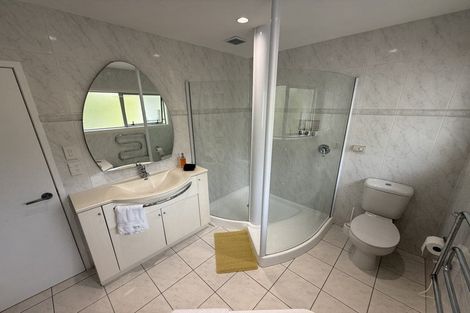 Photo of property in 13 Ellangowan Road, Waiake, Auckland, 0630