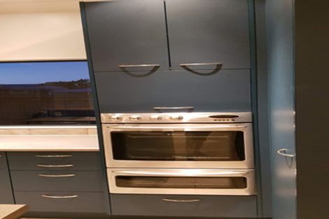 Photo of property in 76 Edgewater Drive, Pakuranga, Auckland, 2010