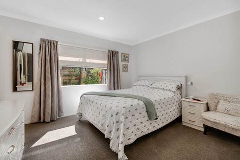 Photo of property in 18 Chesterfield Way, Orewa, 0931