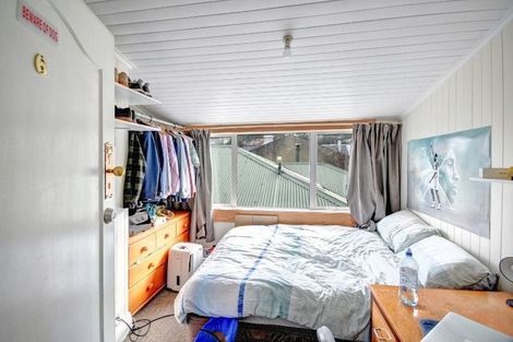 Photo of property in Elm Lodge Backpackers, 74 Elm Row, Dunedin Central, Dunedin, 9016