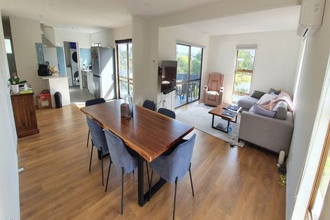 Photo of property in 1/57 Aeroview Drive, Beach Haven, Auckland, 0626