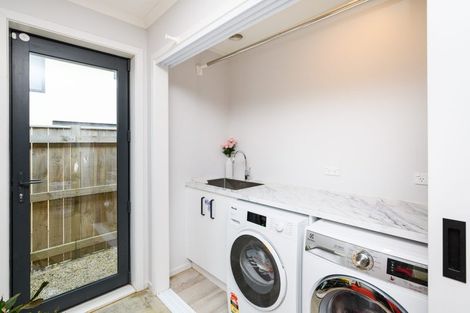 Photo of property in 55 Vaucluse Heights, Fitzherbert, Palmerston North, 4410