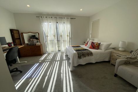 Photo of property in 14 Vinistra Road, Kumeu, 0810