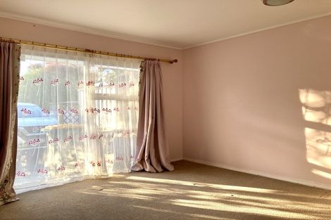 Photo of property in 2/89a Royal Road, Massey, Auckland, 0614