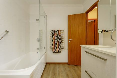 Photo of property in 27 Chesham Avenue, Waipahihi, Taupo, 3330