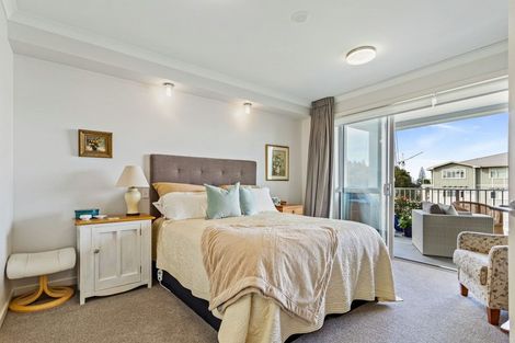 Photo of property in 72 Eaves Bush Parade, Orewa, 0931