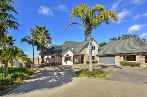 Photo of property in 124 Vaughans Road, Long Bay, Albany, 0792