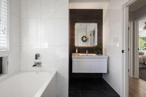 Photo of property in 82 Williams Street, Cambridge, 3434