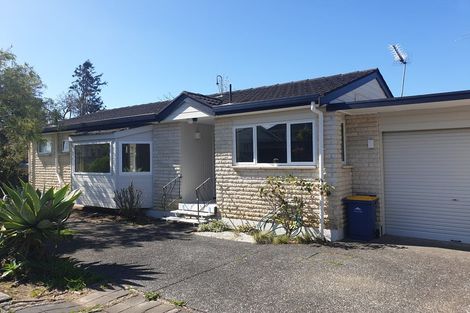 Photo of property in 4/45 Shakespeare Road, Milford, Auckland, 0620