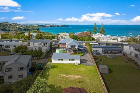 Photo of property in 1006 Whangaparaoa Road, Tindalls Beach, Whangaparaoa, 0930