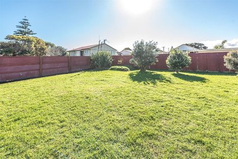 Photo of property in 202 Puriri Street, Castlecliff, Whanganui, 4501
